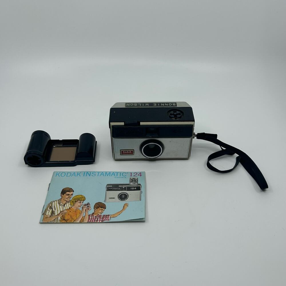 Vintage 1969 Kodak Instamatic 124 Color Outfit - No. A124R Camera With Film Fun